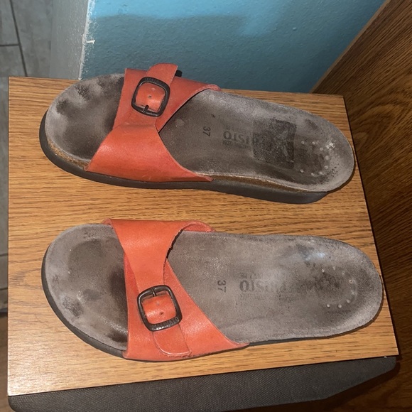 Mephisto | Red Leather Helen Sandals Size 37 preowned - Picture 3 of 4